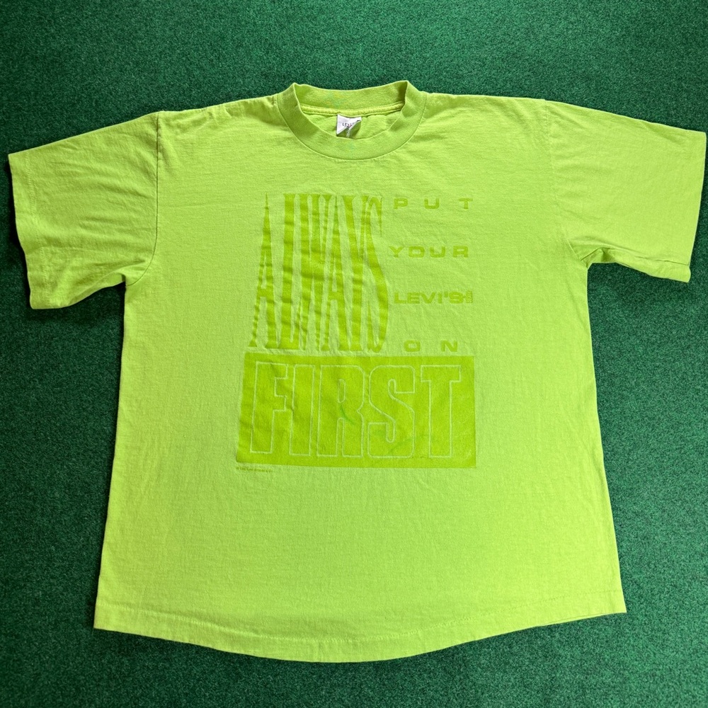 Vintage 90s RARE COLOR Levi’s “Always Put Your Levi’s On First” Mens XL T Shirt